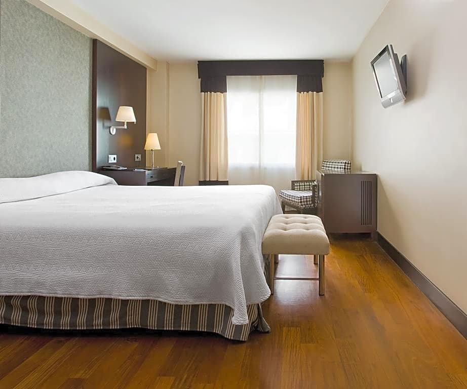 Фото Nh Madrid Balboa