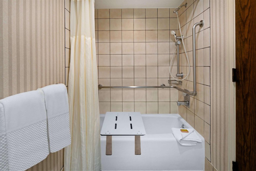 Фото Doubletree by Hilton Sacramento