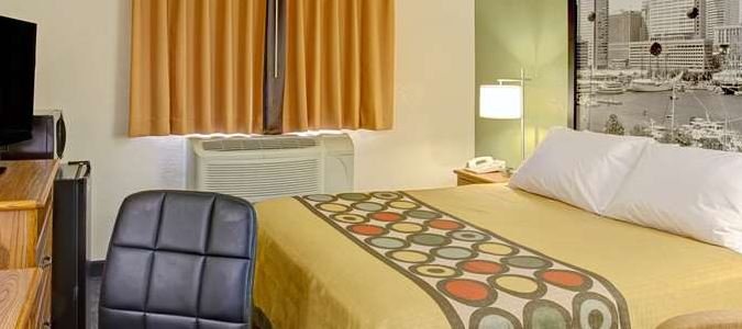 Фото Super 8 by Wyndham College Park Wash Dc Area