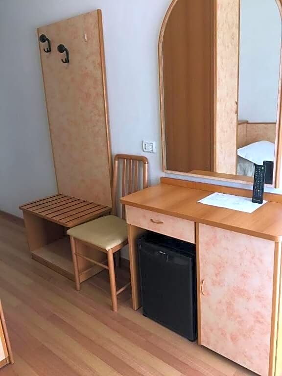 Фото Hotel Little