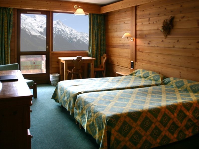 Фото Chalet Hôtel le Prieuré and SPA