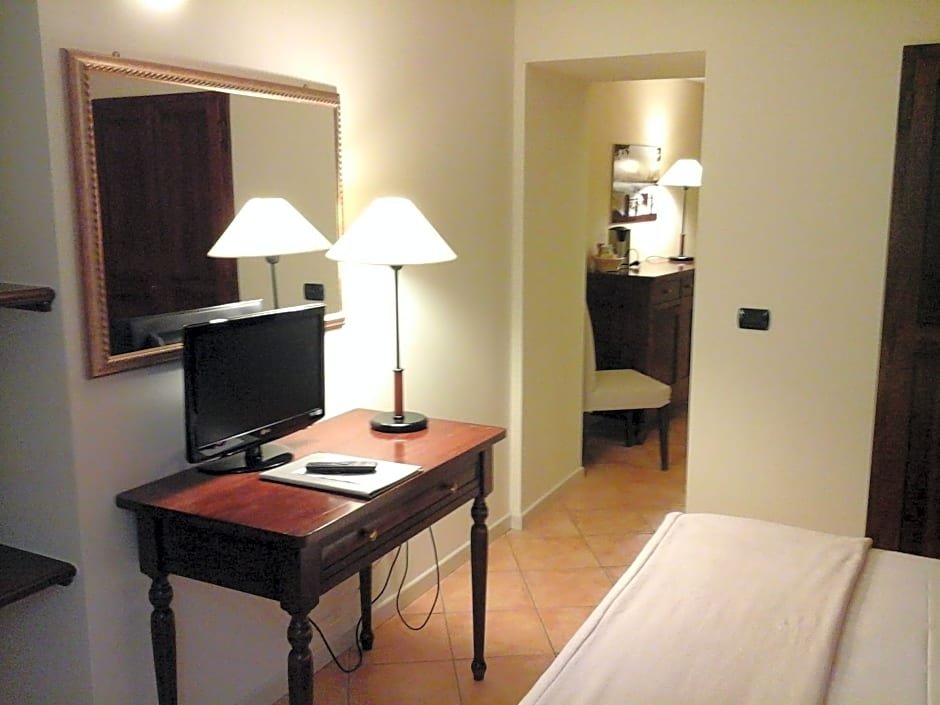 Фото La Contrada