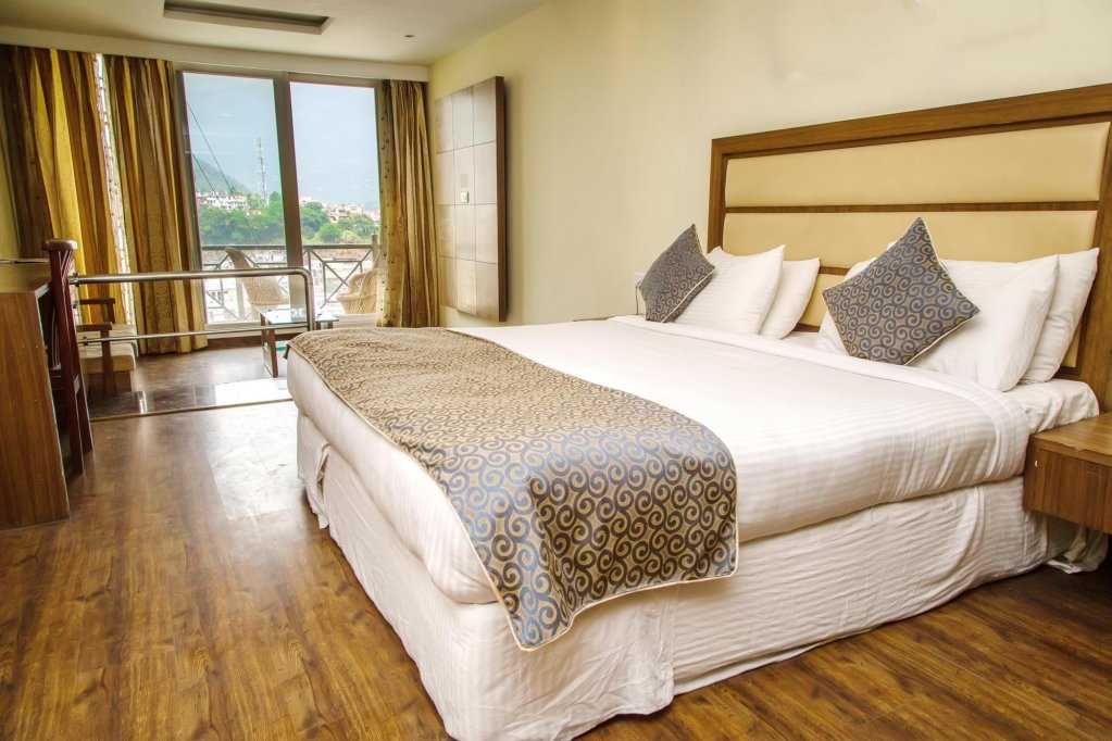 Фото Hotel Shobla Royale