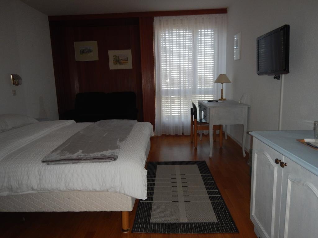 Фото Hôtel du Grand-Pré