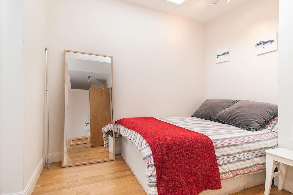 Фото The Angel Apartments