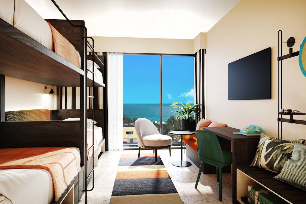 Фото Moxy Miami South Beach