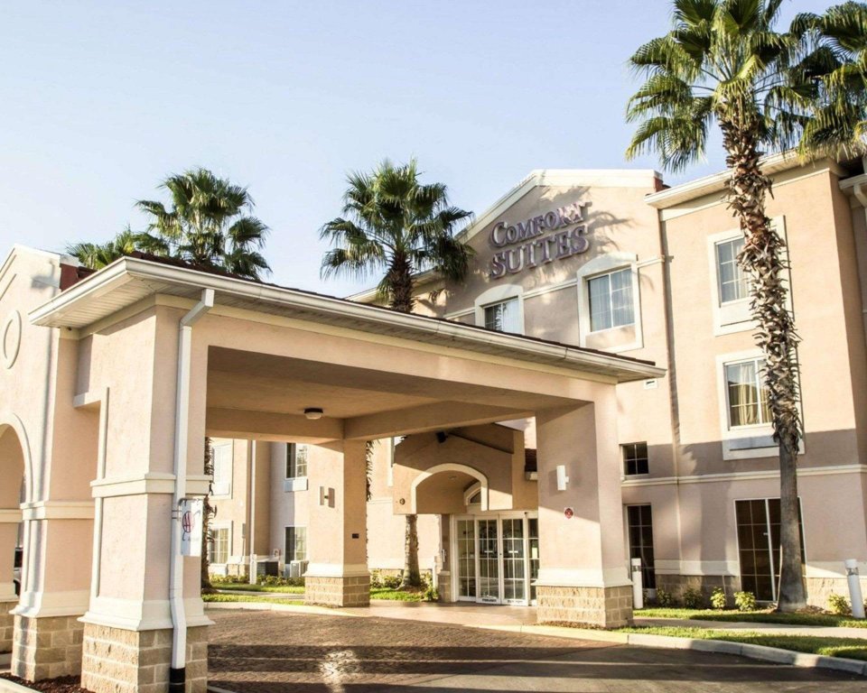 Фото Comfort Suites Downtown