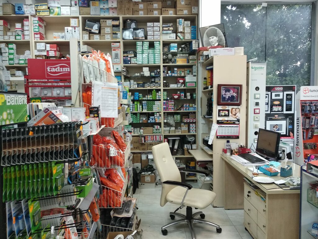 Электромонтажные и электроустановочные изделия Ataşehir Elektrik, Стамбул, фото