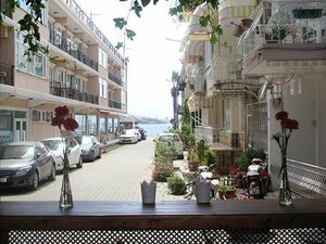 Iyon Hostel (İzmir, Foça, İsmetpaşa Mah., 198 Sok., 8), hostel