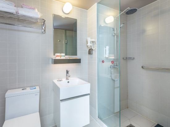 Фото Jinjiang Inn Select Xining West Wusi Road New Hualian Square