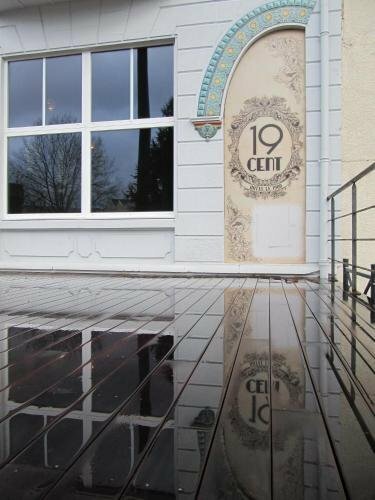 Гостиница Hôtel 19'Cent в Ле-Крёзо