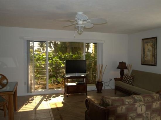 Фото Pearl Beach Inn