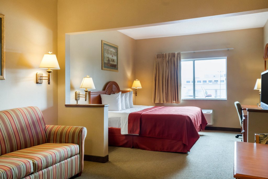 Фото Quality Inn Brookings - University