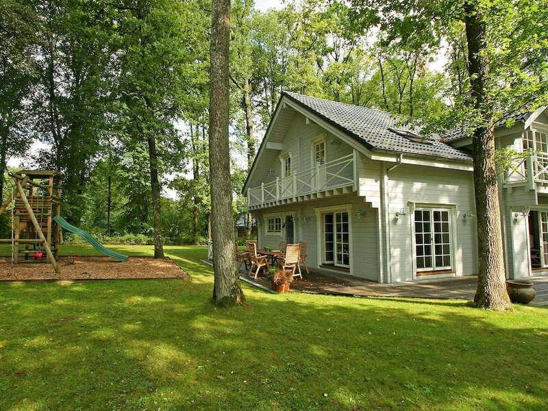 Гостиница Countryside Chalet in Bomal sur Ourthe With Sauna, Balcony