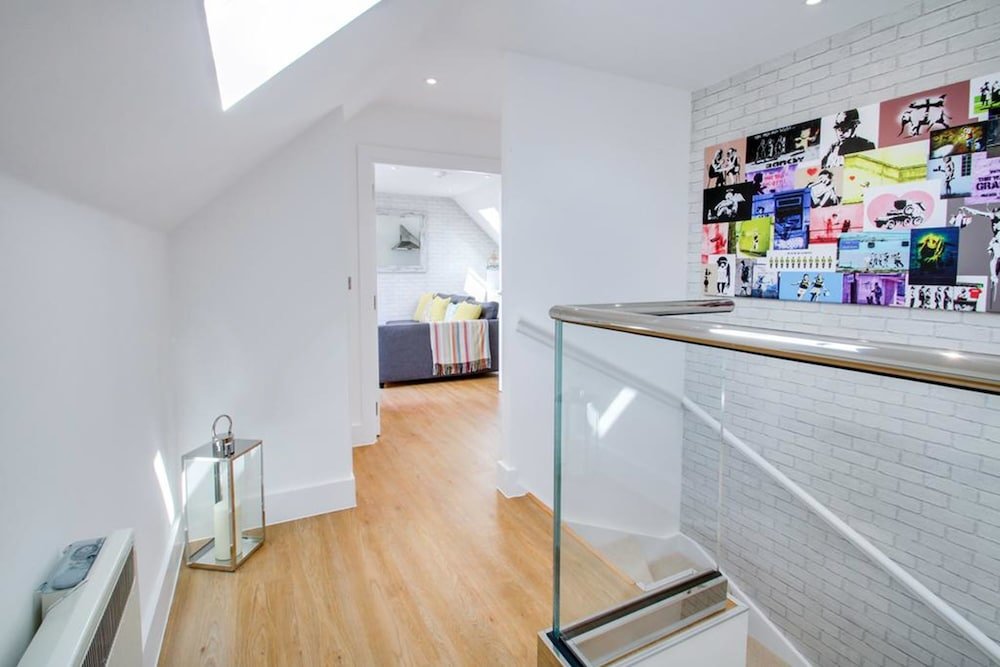 Фото 12a Cathedral Walk