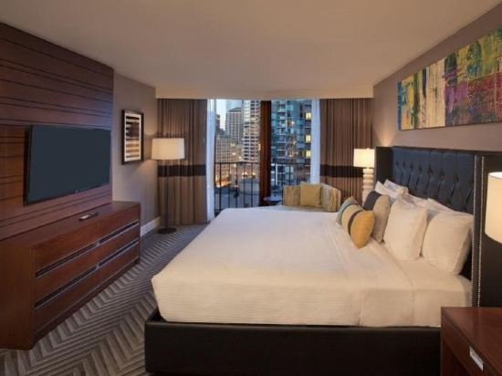 Фото Warwick Seattle