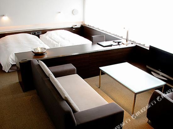 Фото Century Royal Hotel