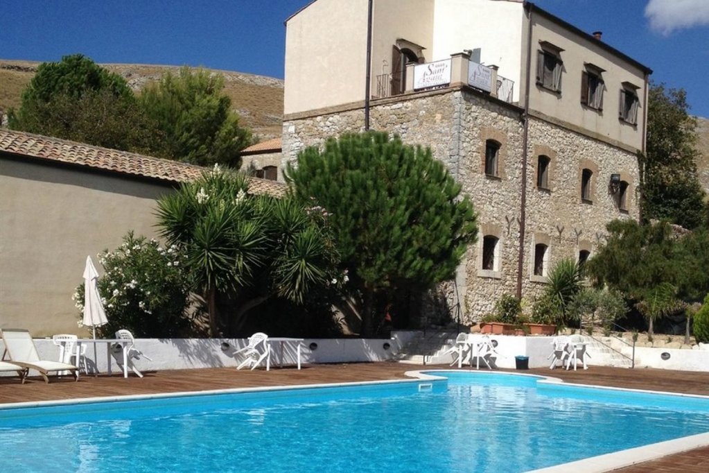 Фото Agriturismo Sant'Agata