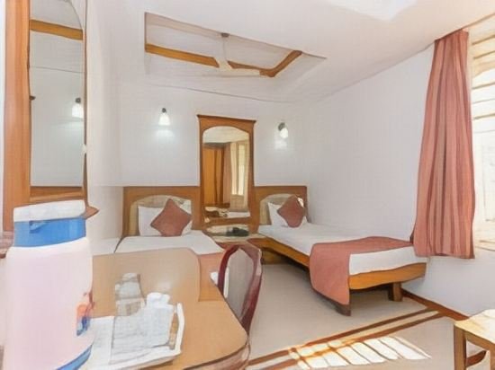 Фото Hotel Parklane