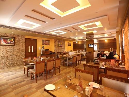 Фото Отель The Golden Apple