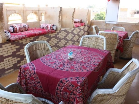 Фото Hotel Sanjay Villa