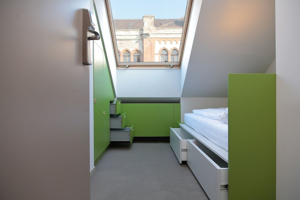 Фото Maverick Urban Lodge