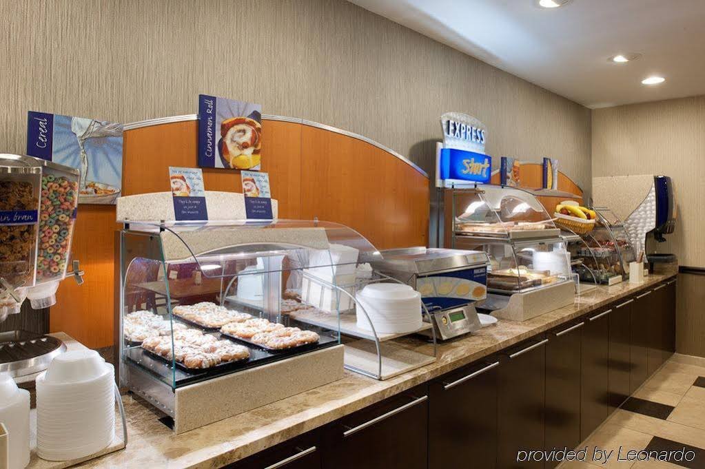 Фото Holiday Inn Express Philadelphia Airport, an Ihg Hotel