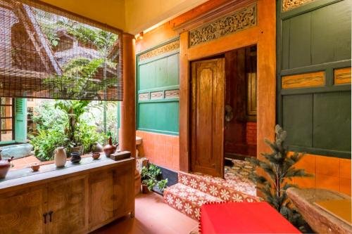 Фото Ellina's Staycation Classic House Kl