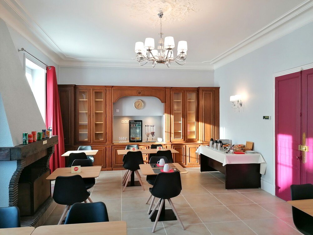 Фото Hôtel Le Dormeux