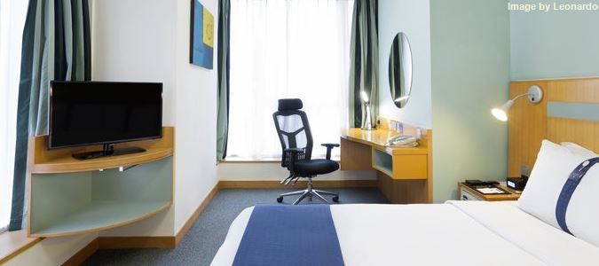 Фото Holiday Inn Express Hong Kong Causeway Bay an Ihg Hotel