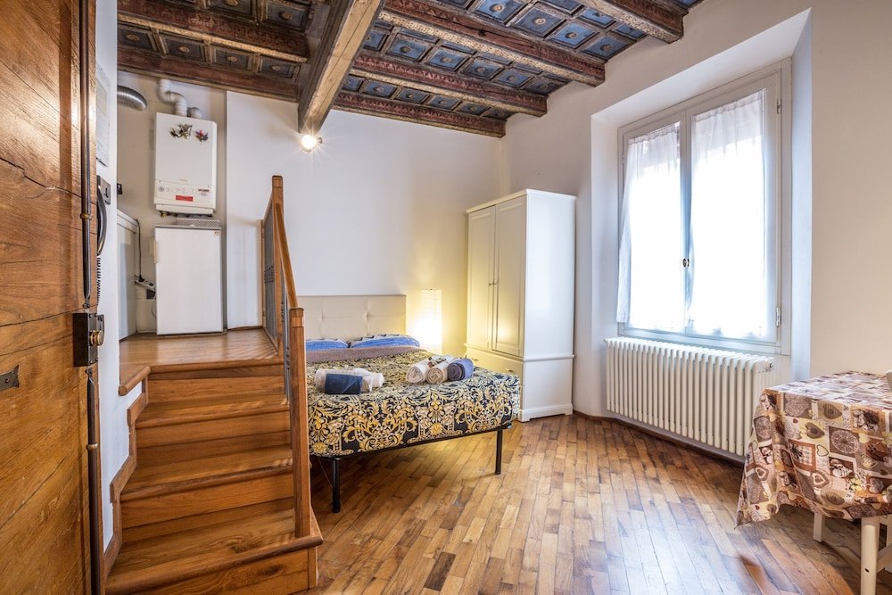 Фото Medieval Studioflat