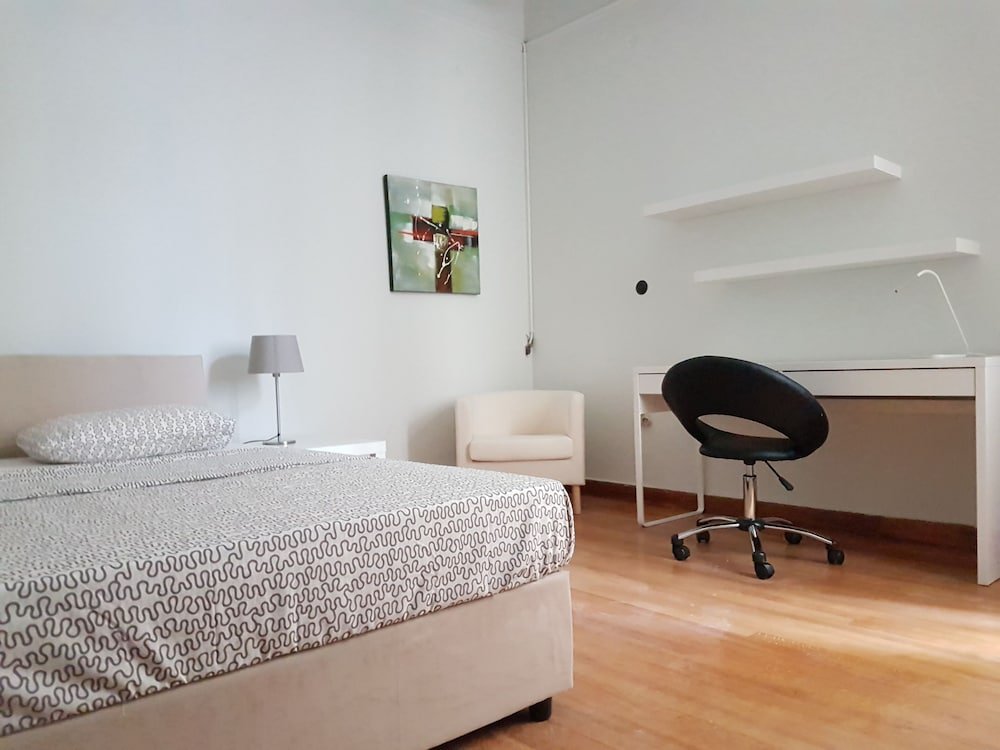 Фото Erra - Red - Athens Center, 140m², 4 Bd, 2 Bath