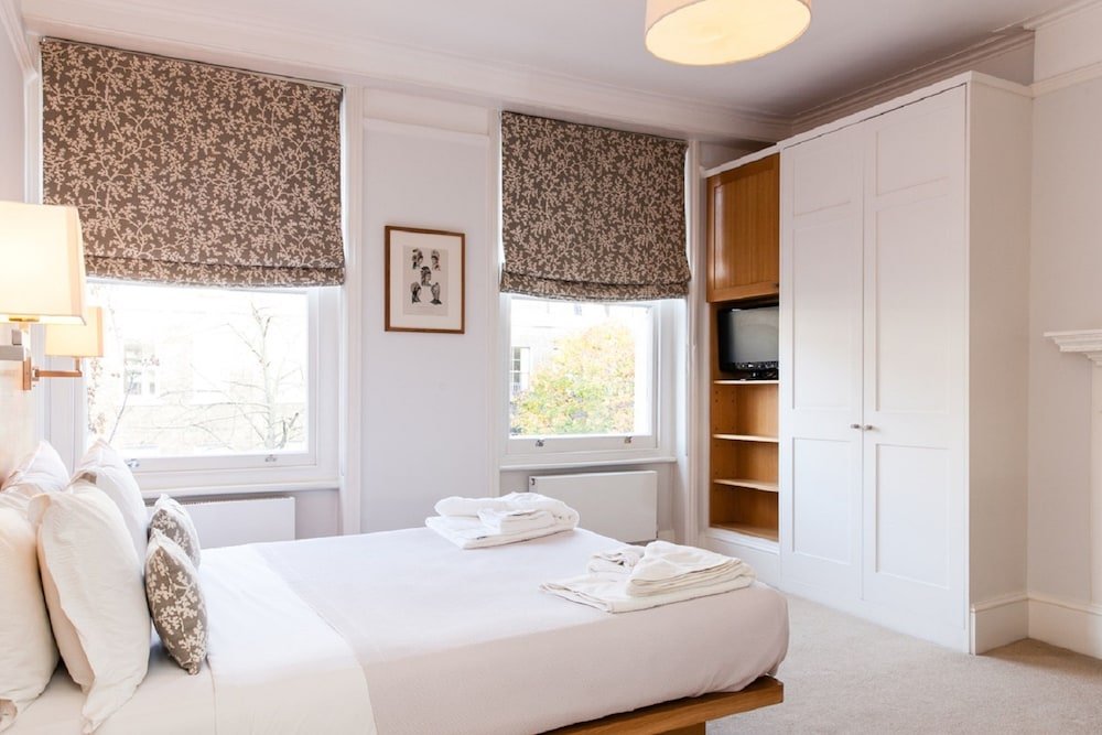 Фото 5 Doughty Street