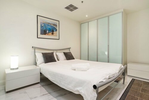 Жильё посуточно Glenelg Skyline Beachfront Penthouse, Adelaide в Аделаиде