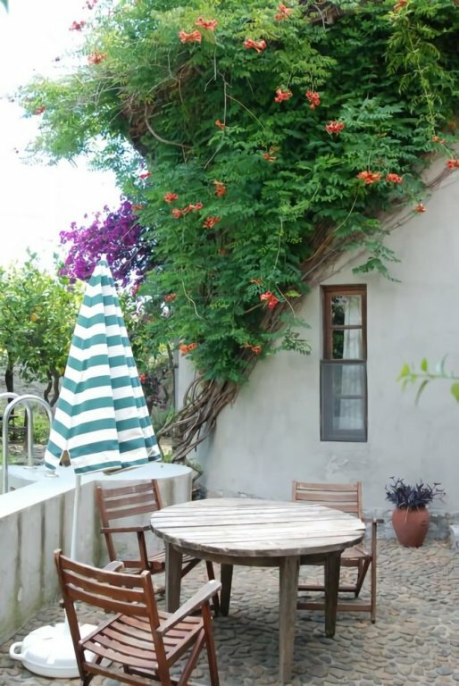 Апартаменты Gemini Cottage в Дальяне