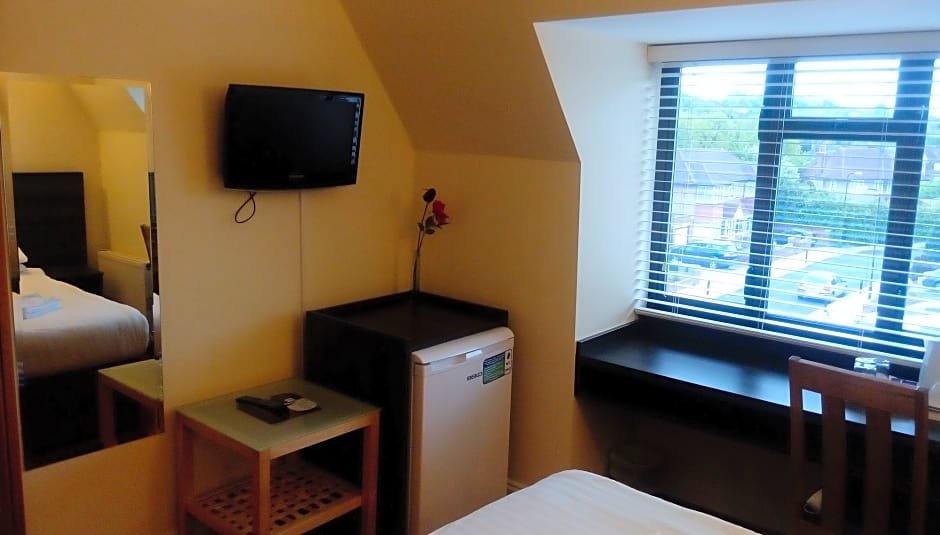 Фото The Brent Hotel