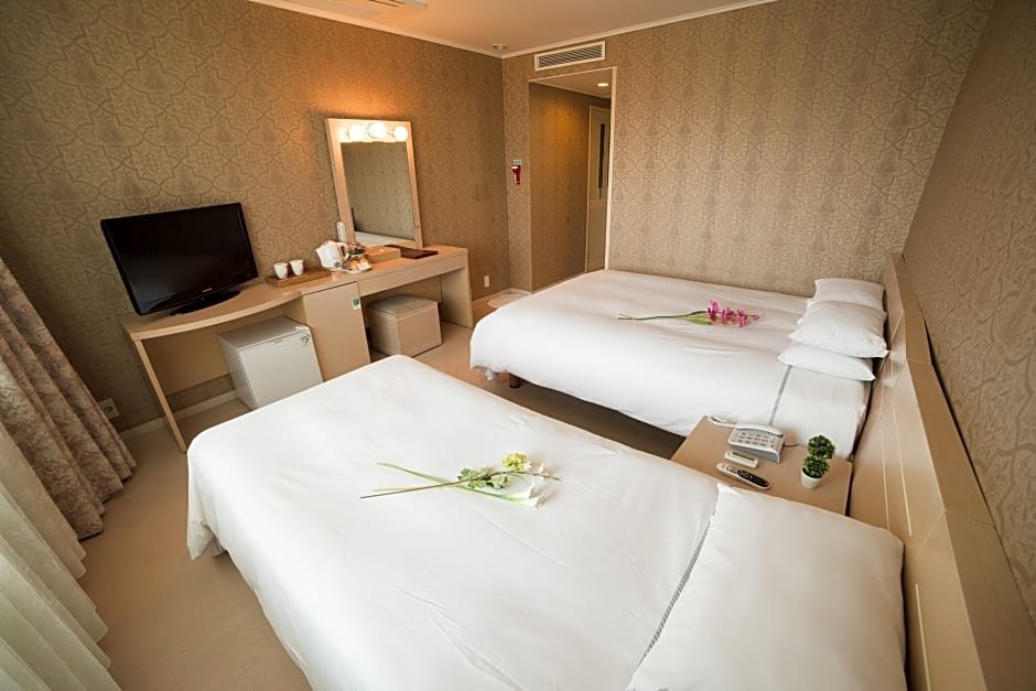 Фото Bloom Hotel