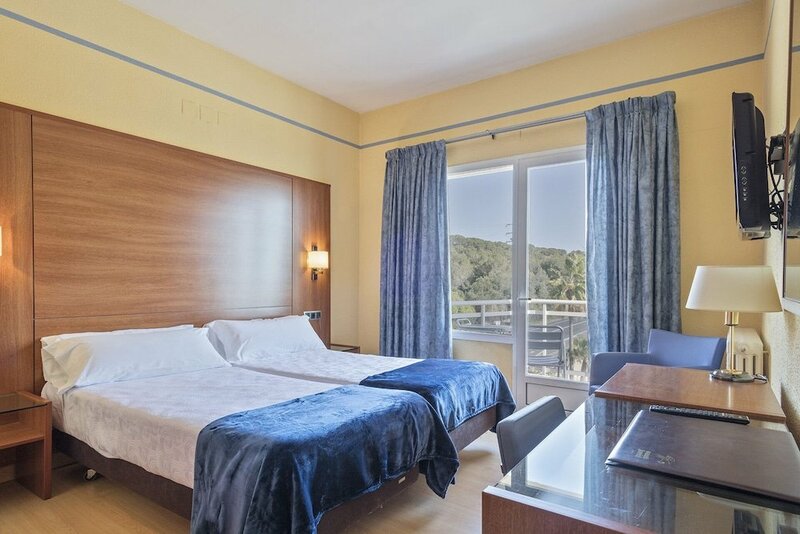 Гостиница Hotel Sant Jordi