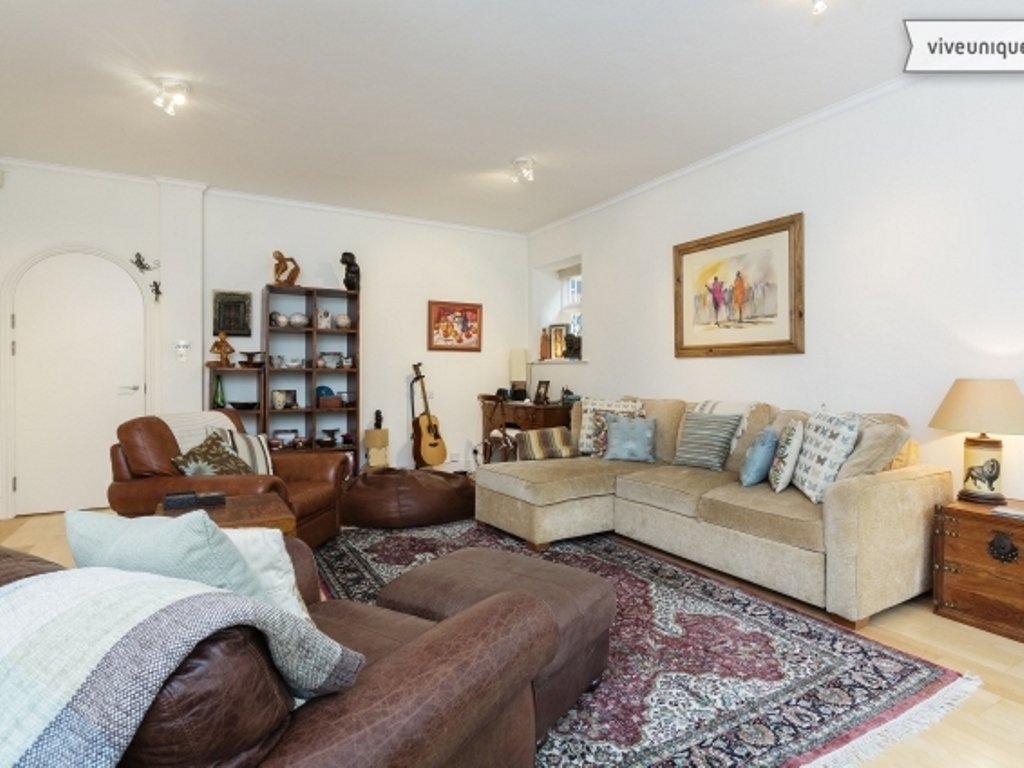 Фото London Court Hotel