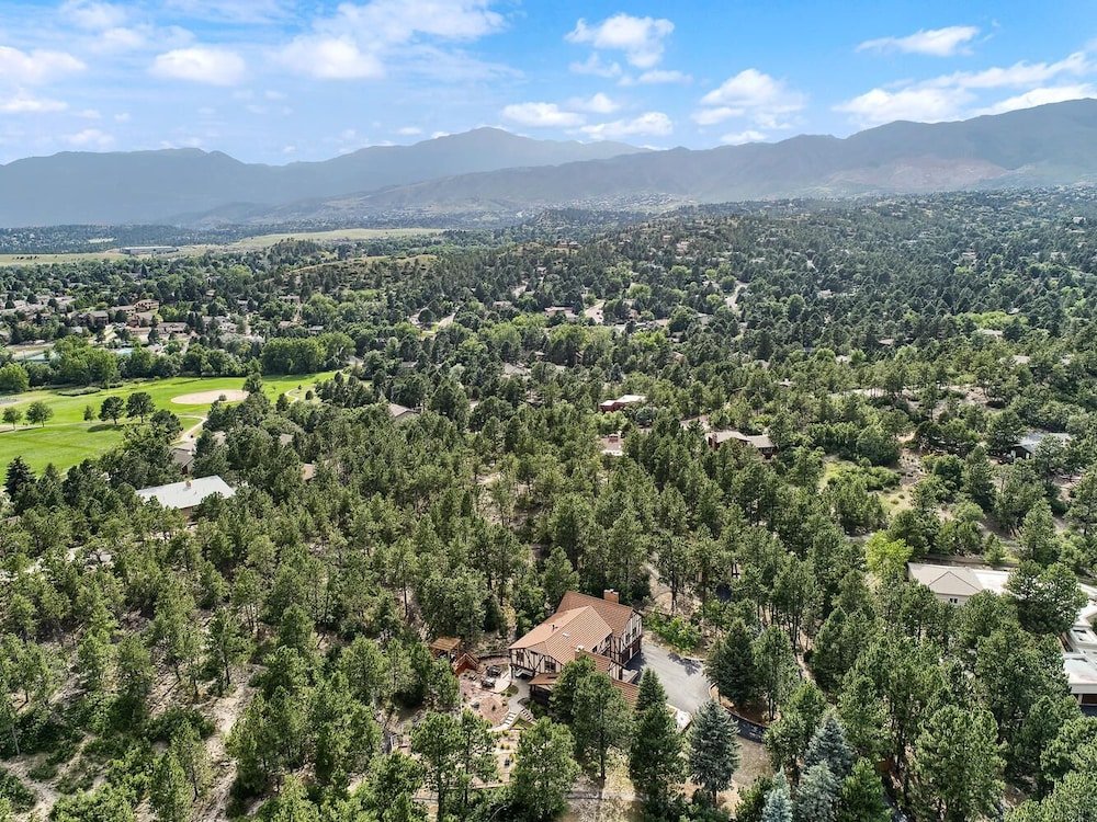 Фото 5br Poe Manor Entertain, hot Tub+has Everything!