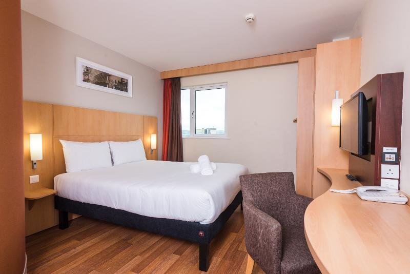 Фото ibis Belfast City Centre Hotel