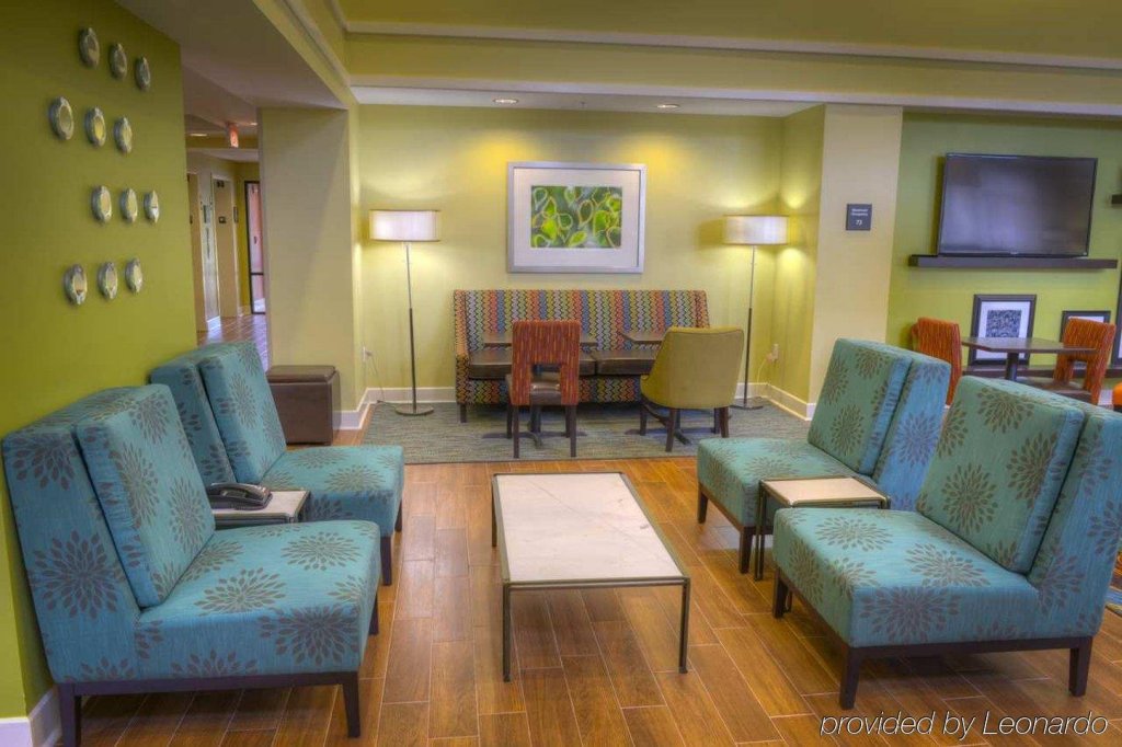 Фото Hampton Inn & x26; Suites Pensacola/Gulf Breeze