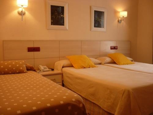 Фото Hostal Rural El Caño by Viverestays