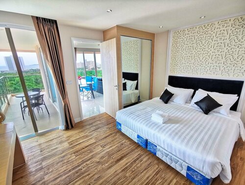 Гостиница Grand Caribbean Resort by Pattaya Sunny Rentals в Паттайе