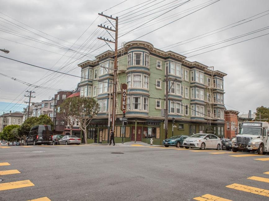 Фото Casa Loma Hotel