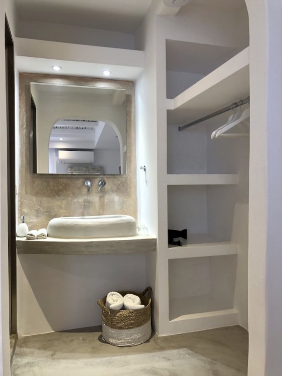 Фото Mykonos Village