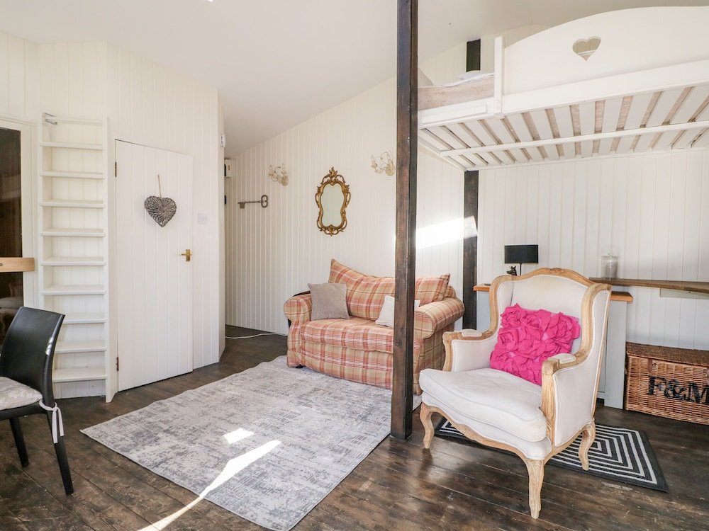 Фото Woodmancote Lodge