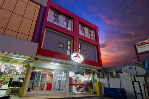 Хостел RedDoorz Hostel near Lippo Mall Kuta