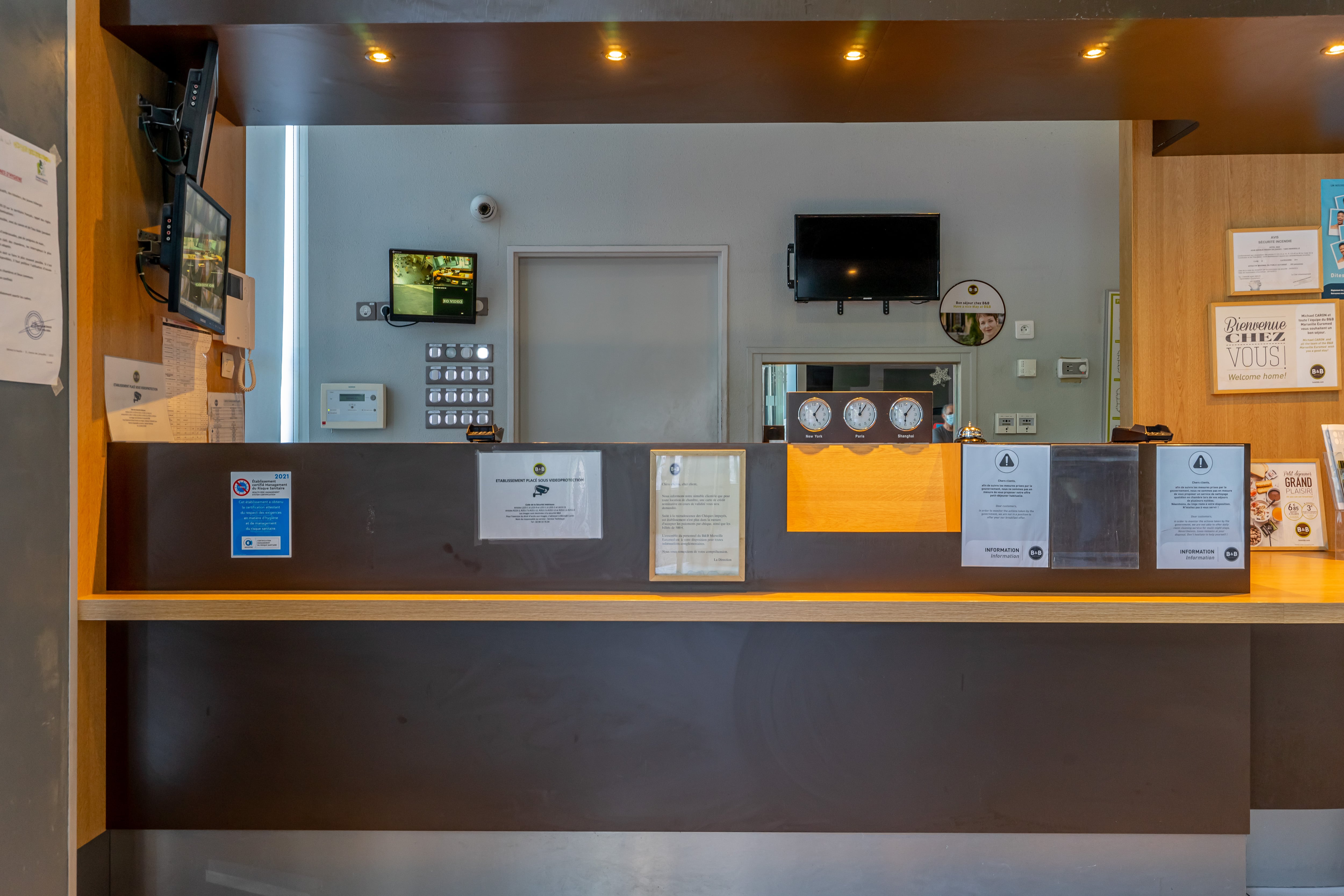 Фото B&B Hôtel Marseille Euromed