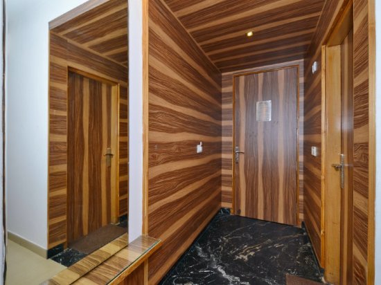 Фото Hotel Krishna Deluxe